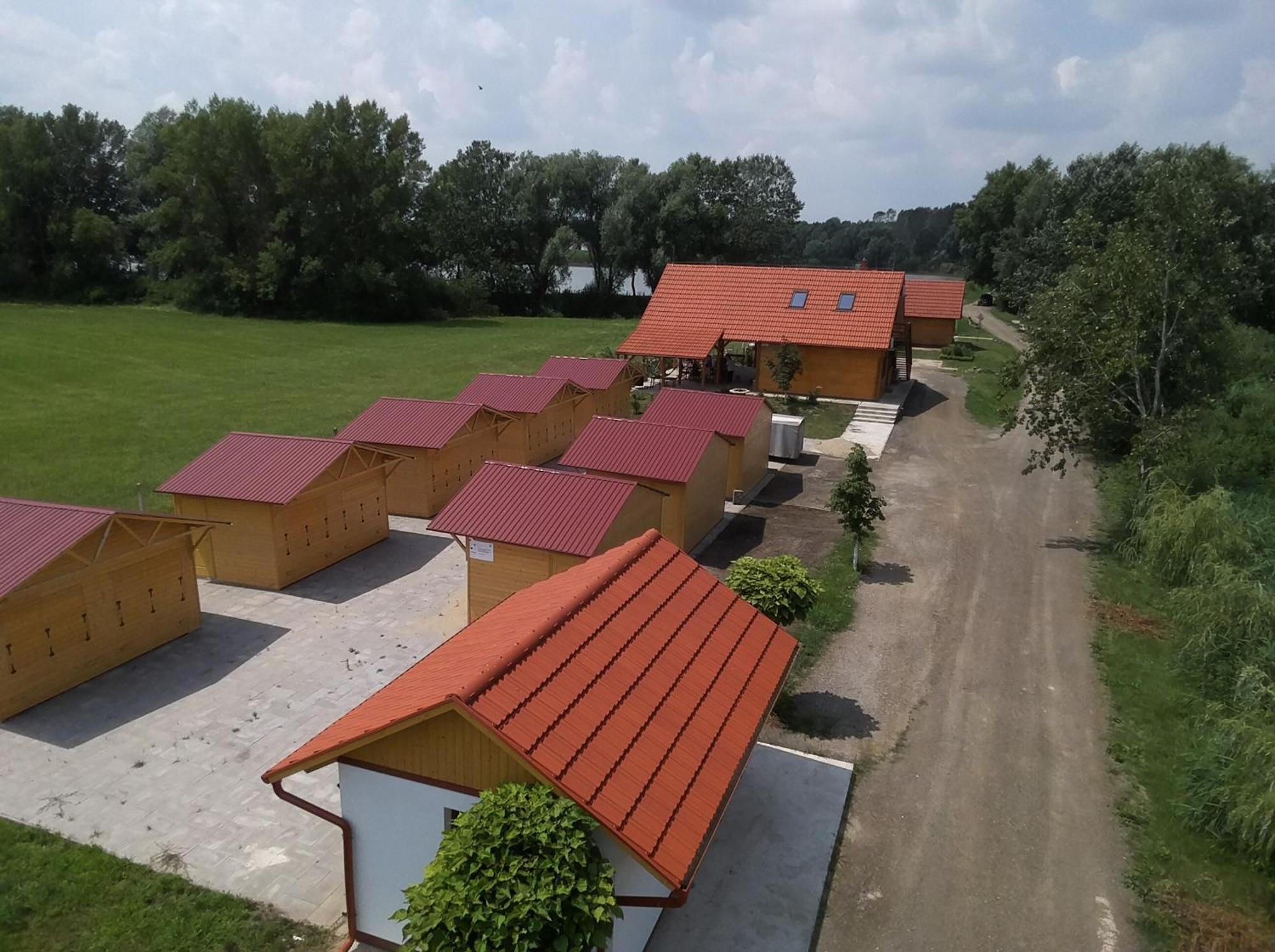 Tomajor Vendeghazak Leilighet Tiszaeszlar Eksteriør bilde